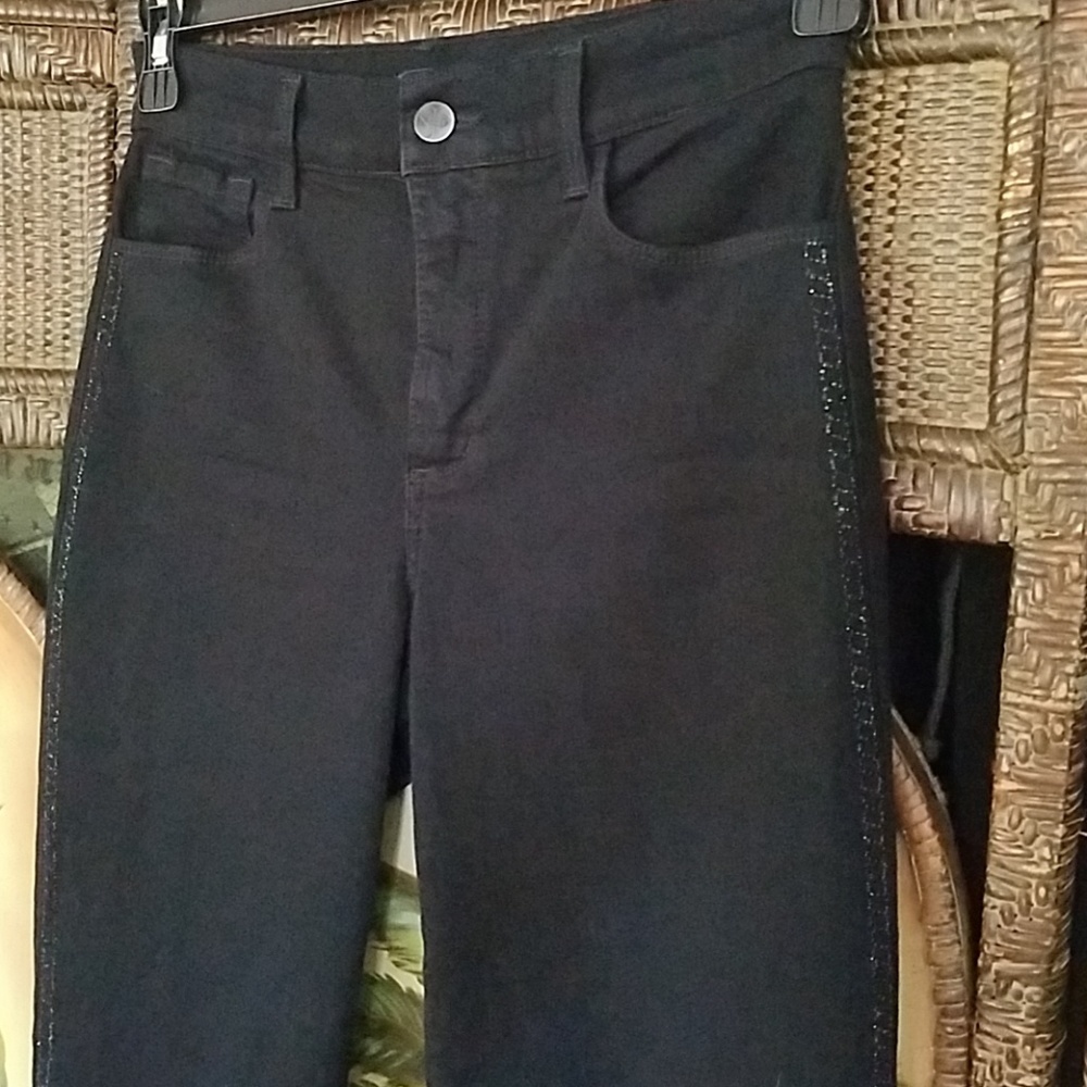 NYDJ sequin on sides SHORT jeans - Picture 4 of 8